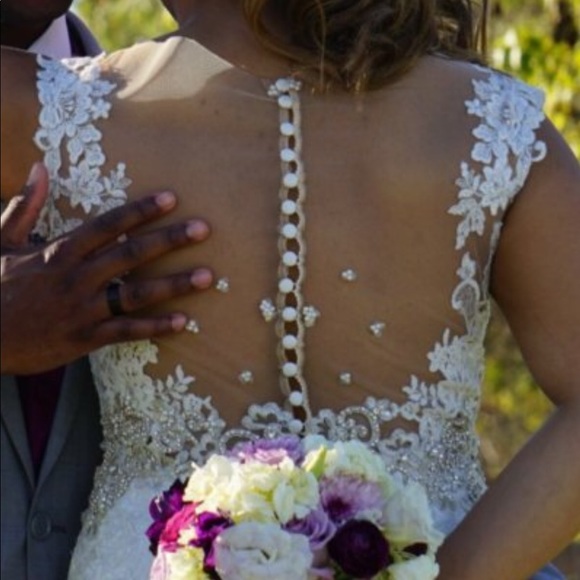 Allure Bridals Wedding dress - Picture 3 of 8